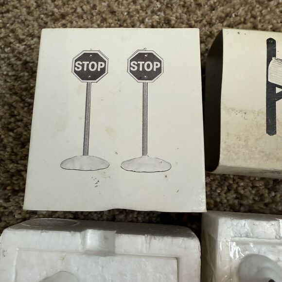 Lot Of 3 Dept 56 Set Trash Cans. Fire Hydrant And Mailbox, And Set Of Stop Signs - Picture 8 of 13